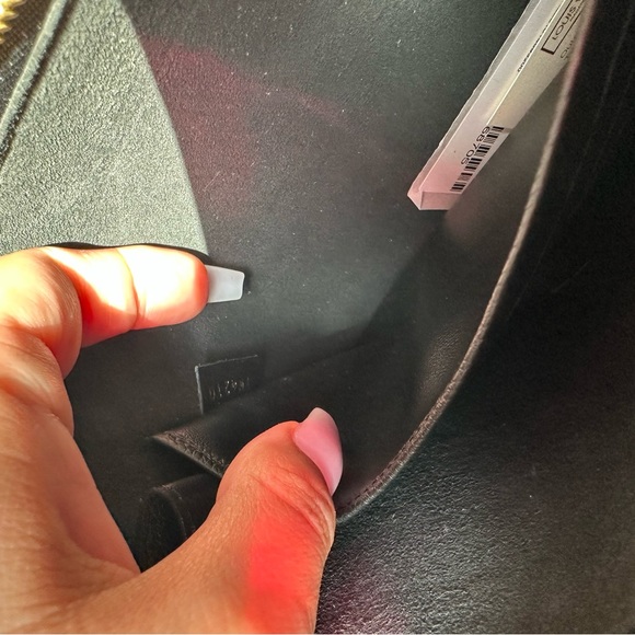 Authentic Louis Vuitton Empreinte Pichette Melanie MM - Picture 5 of 6